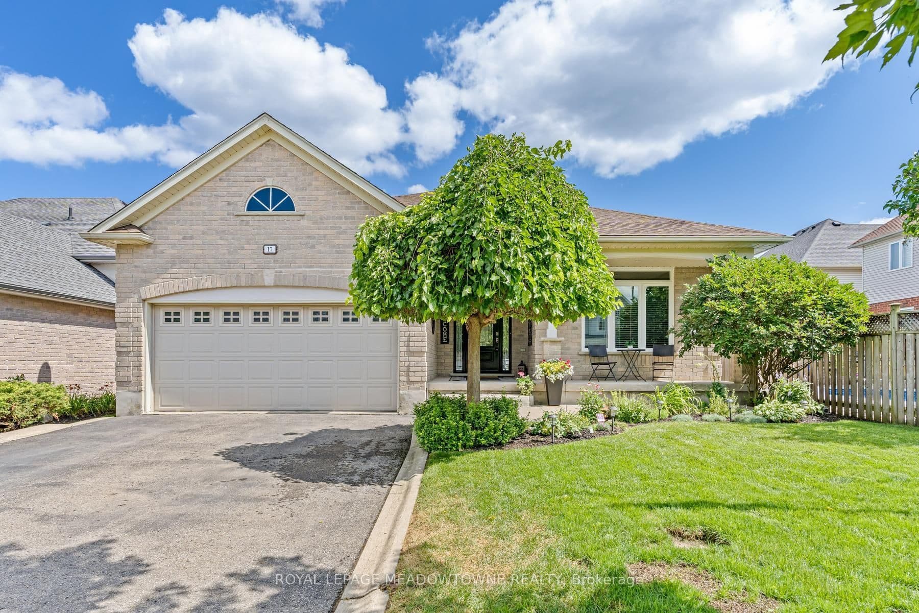 17 Dawkins Crescent, Halton Hills, ON L7J 2Z4