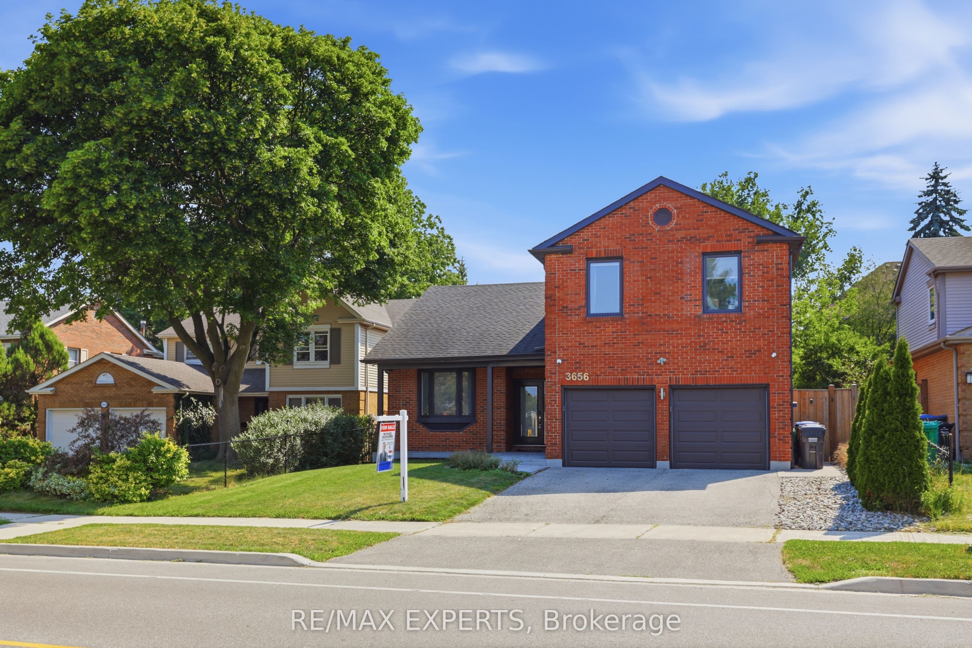 3656 Sawmill Valley Drive, Mississauga, ON L5L 2P6