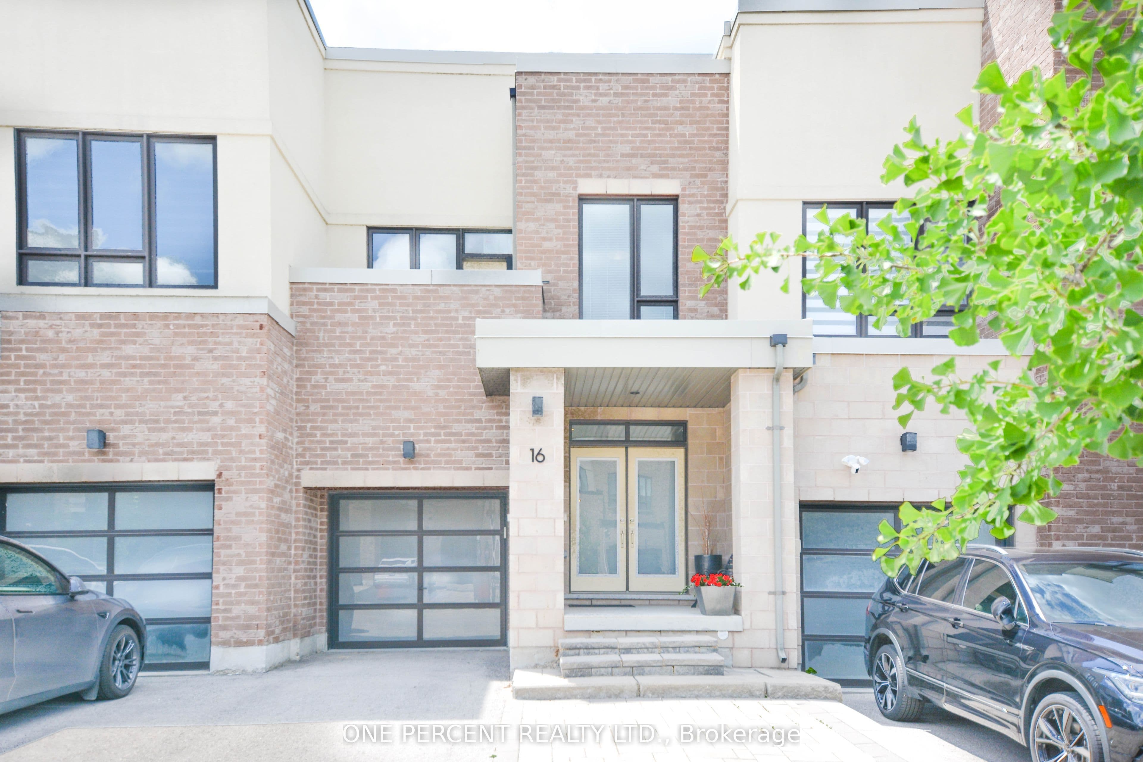 16 Denarius Crescent, Richmond Hill, ON L4E 0Y9
