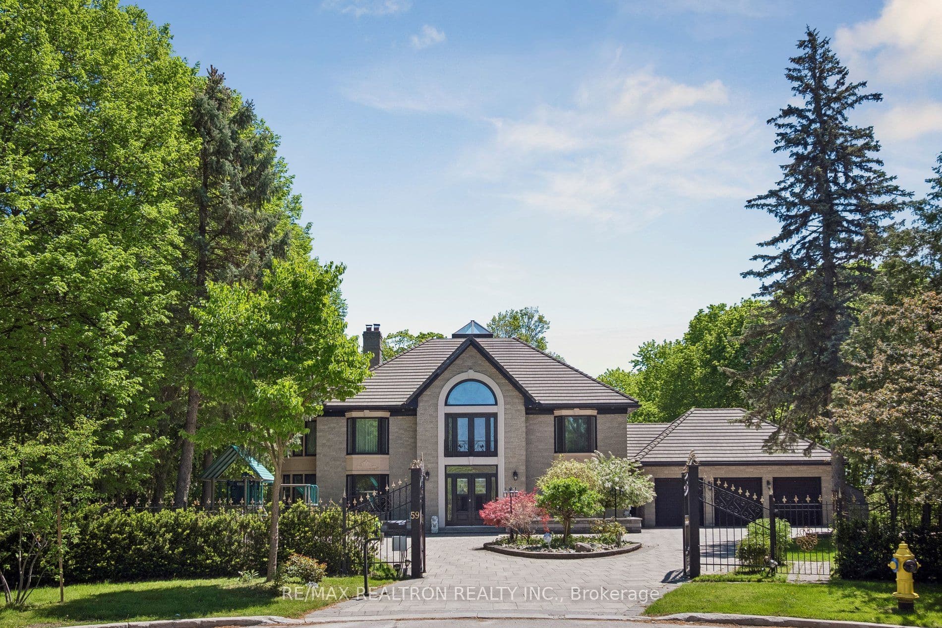 59 Hi Mount Drive, Toronto, ON M2K 1X3