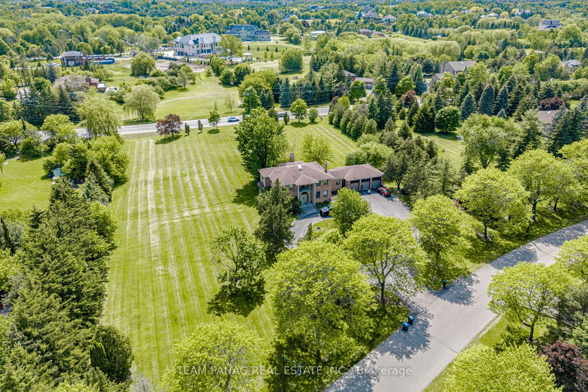 4 Forestbrook Court, Brampton, ON L6P 0P1