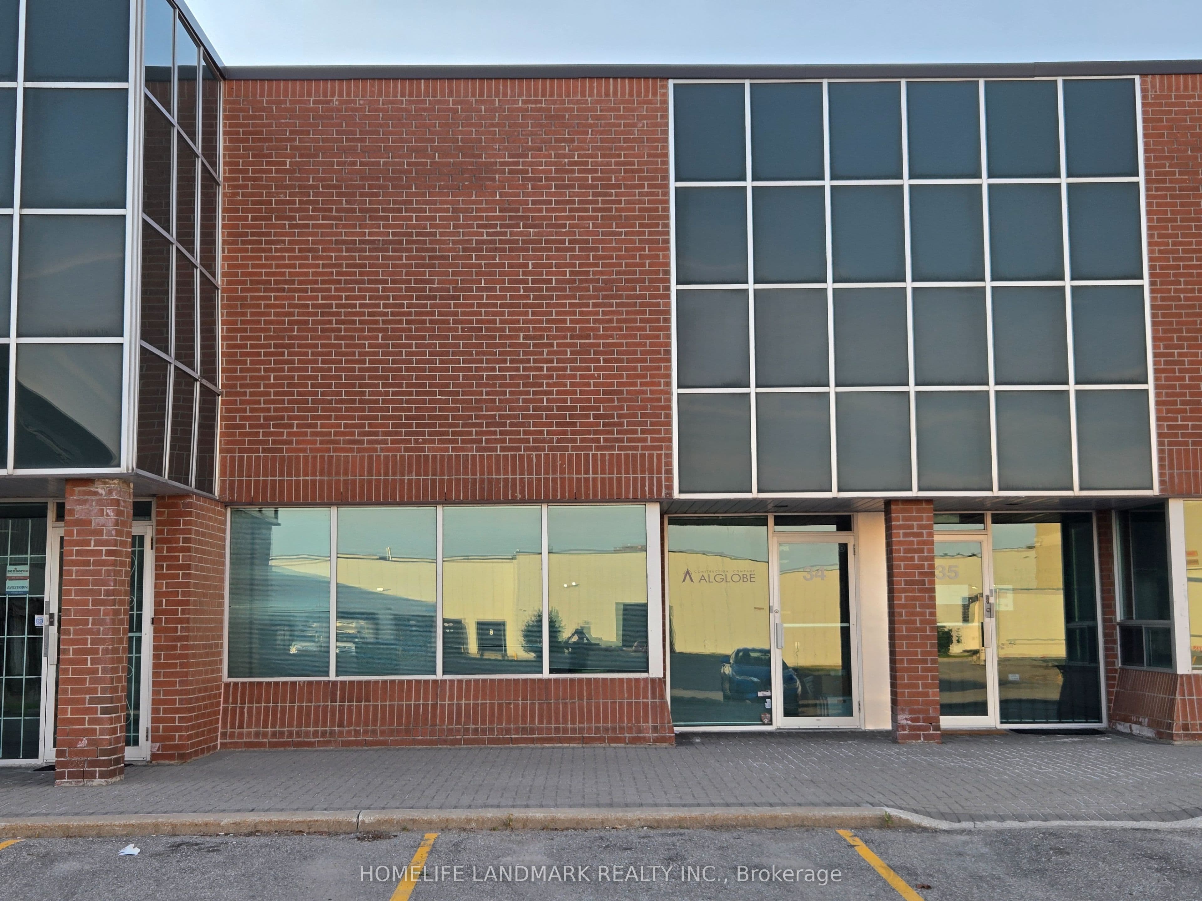 70 East Beaver Creek Road 34, Richmond Hill, ON L4B 3B2