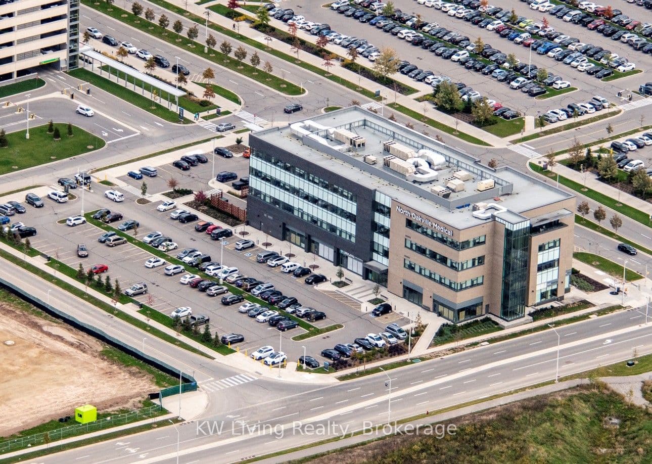 3075 Hospital Gate 217, Oakville, ON L6M 1M1