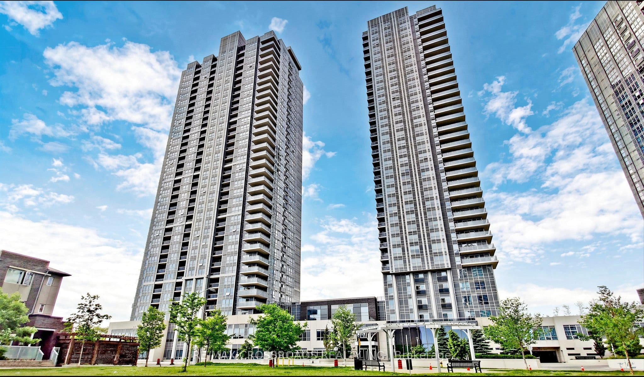 275 Village Green Square 525, Toronto, ON M1S 0L8
