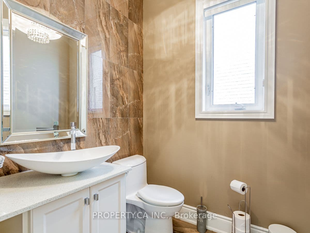 45 Marbrook Street, Richmond Hill, ON L4C 0Y9