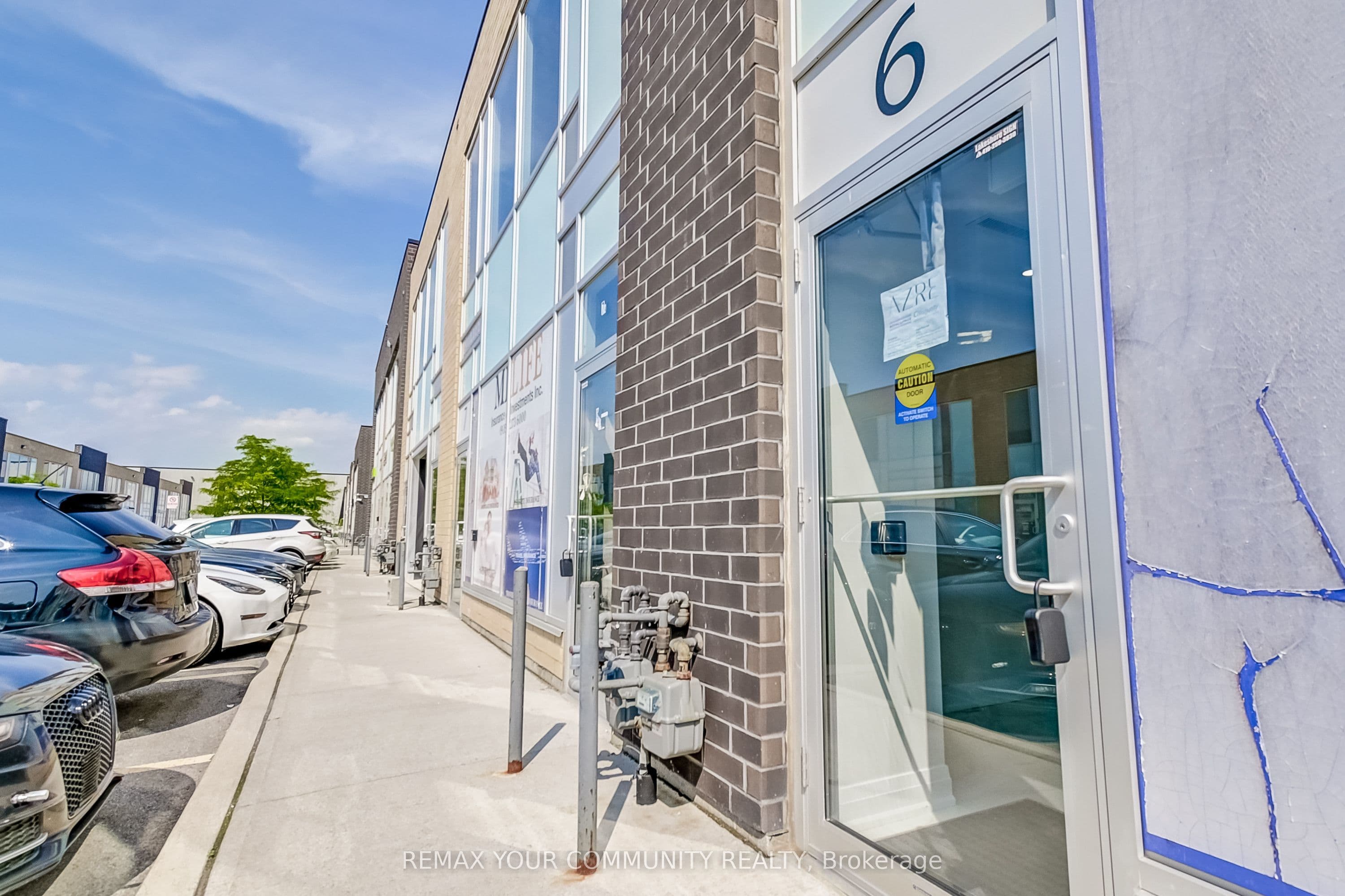 1185 Queensway E 6, Mississauga, ON L4Y 0G4