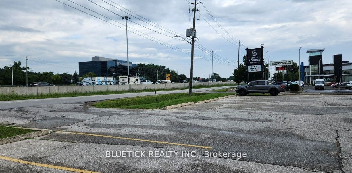 450 South Service Road W 2, Oakville, ON L6K 2H4
