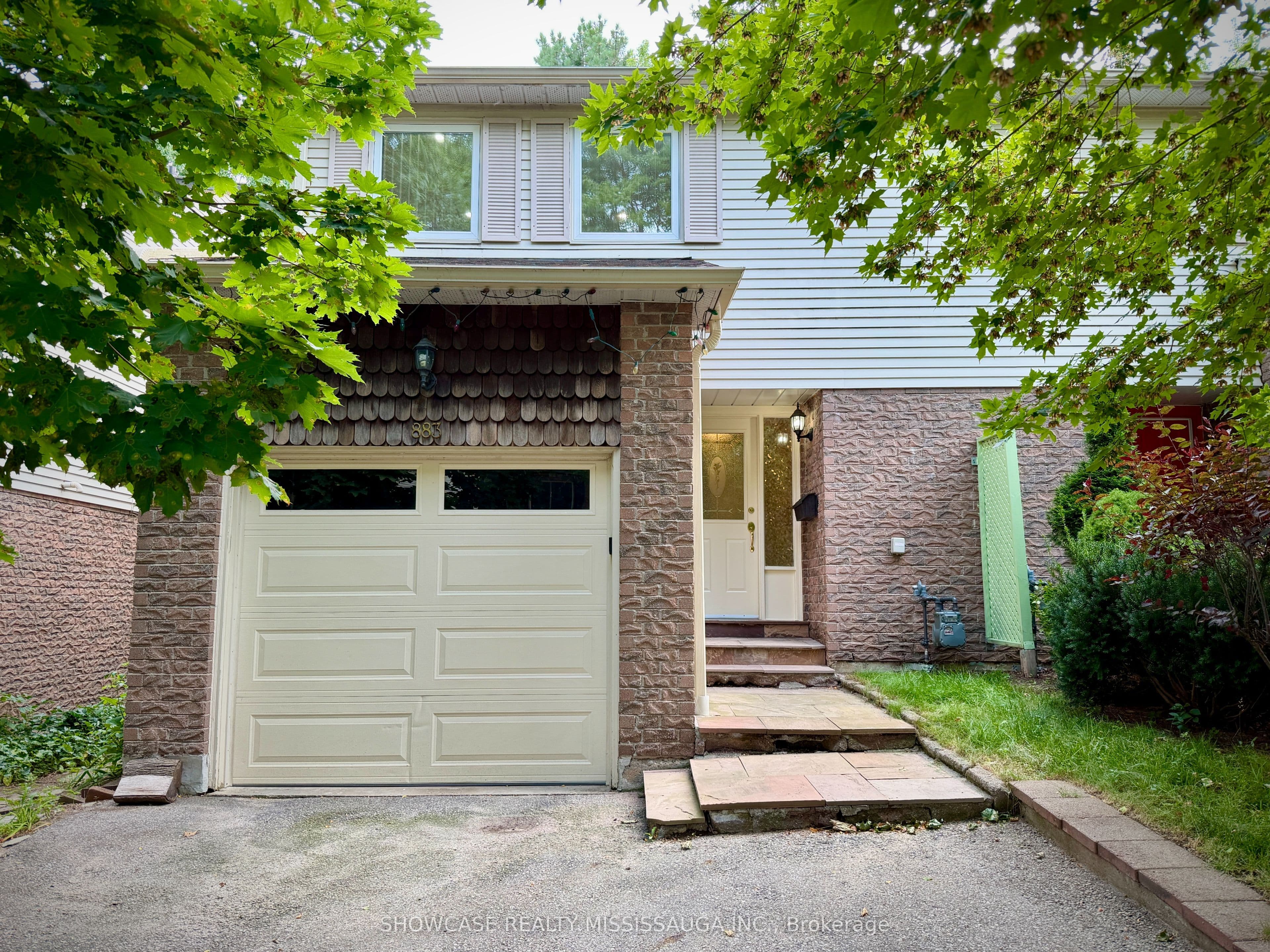 883 Sweetwater Crescent, Mississauga, ON L5H 4A7