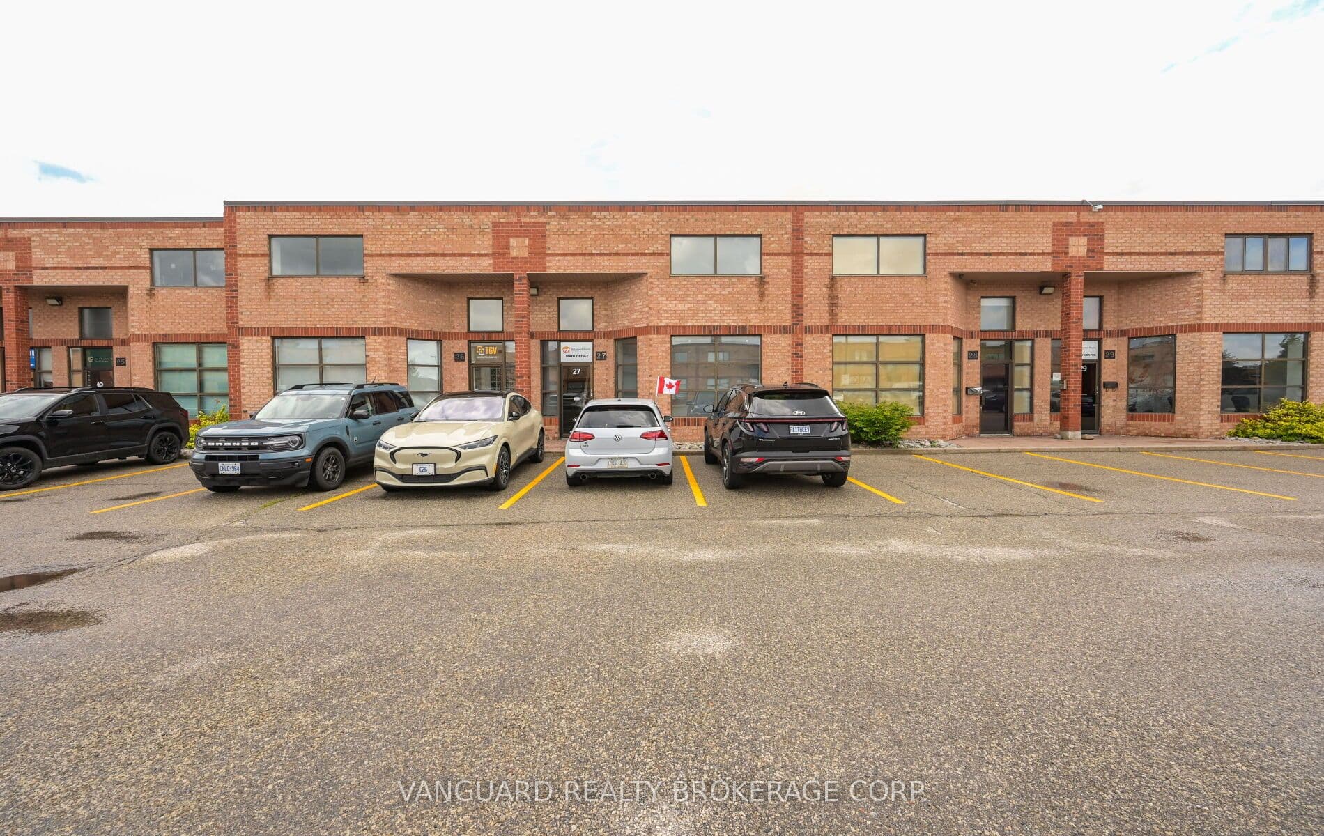 160 Applewood Crescent 27, Vaughan, ON L4K 4H2