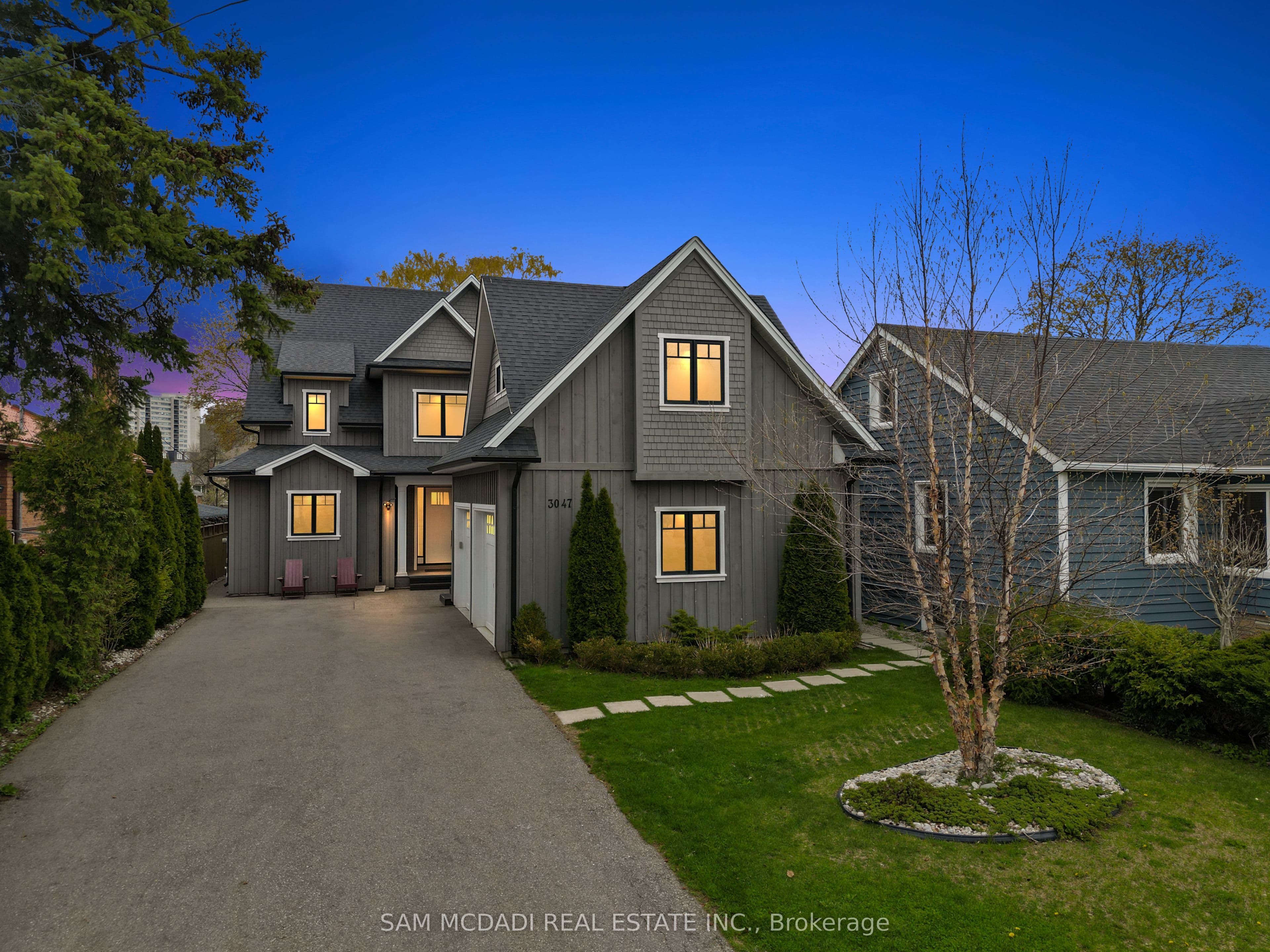 3047 Grenville Drive, Mississauga, ON L5A 2P6