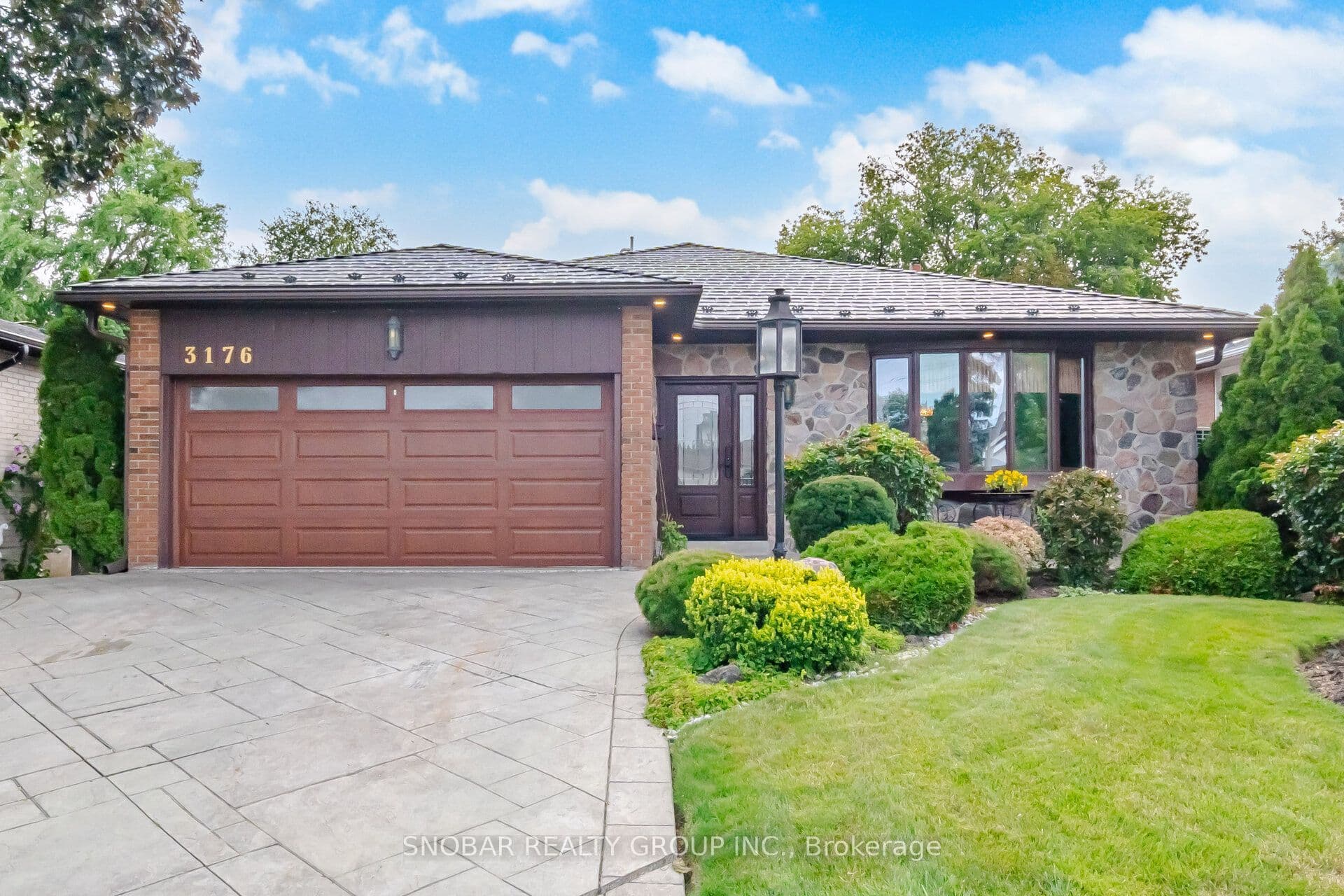 3176 Ibbetson Crescent, Mississauga, ON L5C 1Z2