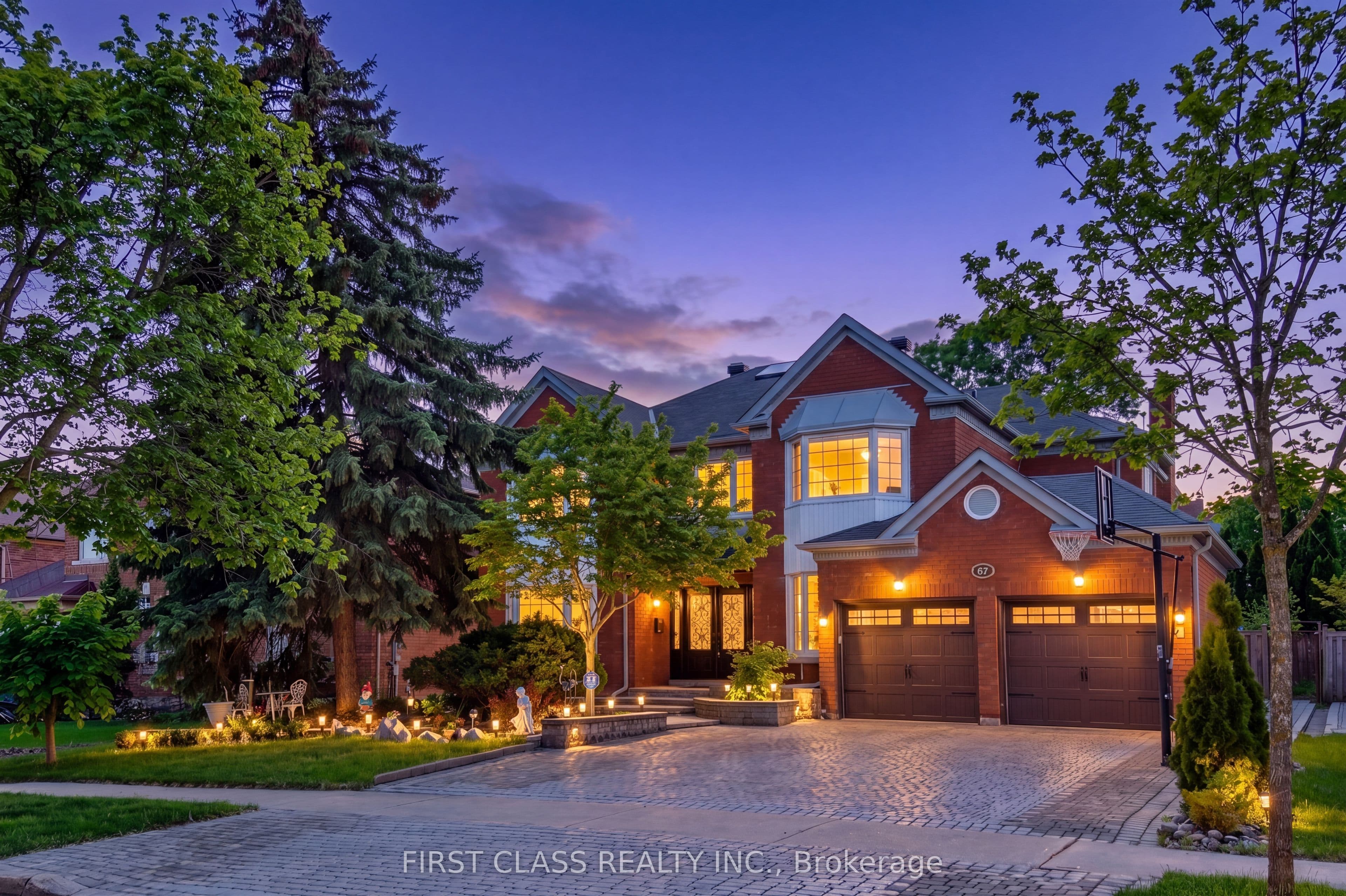 67 Hillhurst Drive, Richmond Hill, ON L4B 2V3