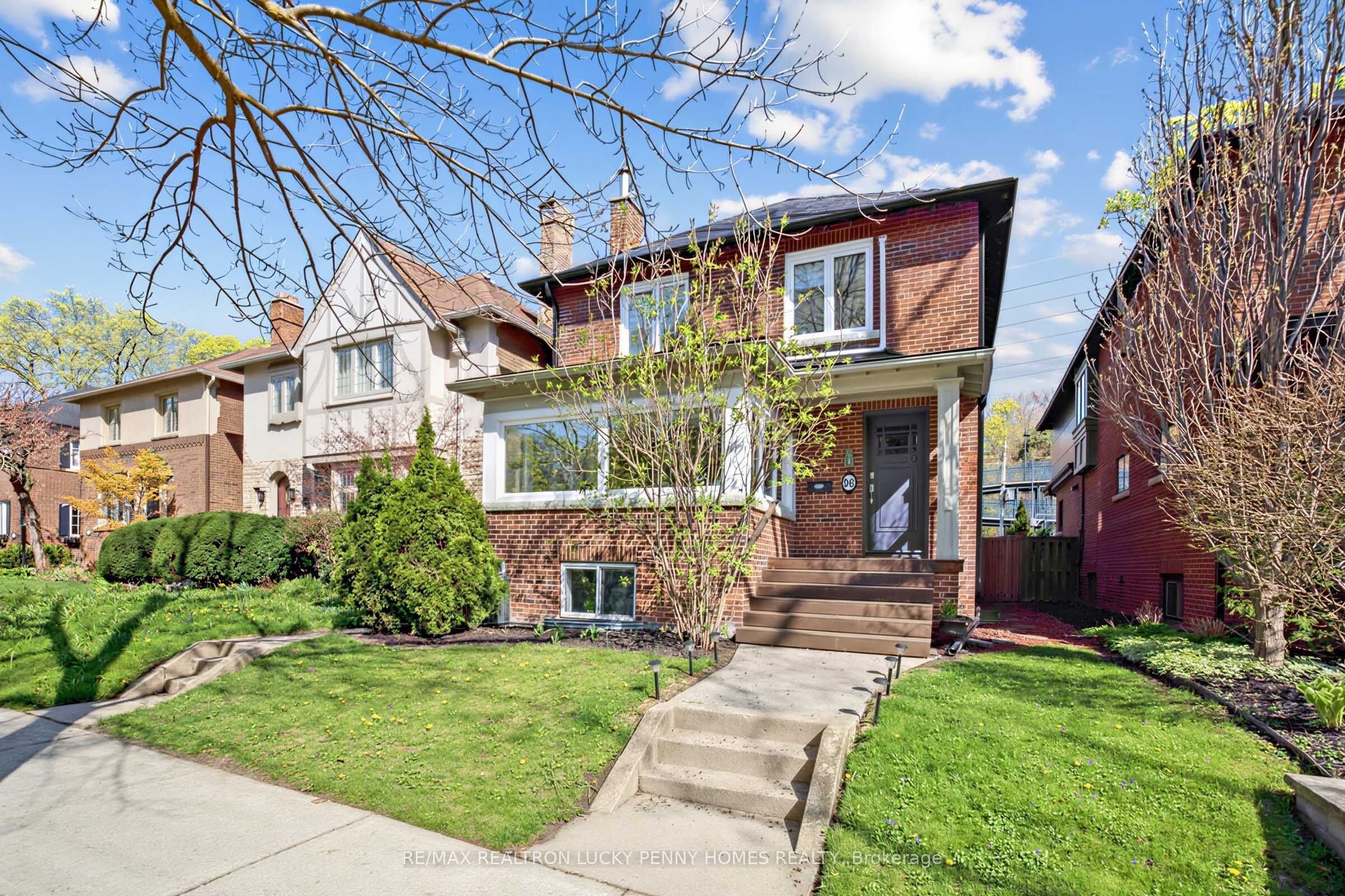 96 Whitehall Road, Toronto, ON M4W 2C7