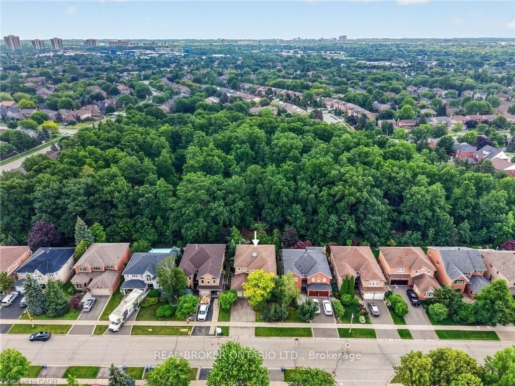 2152 Grand Ravine Drive, Oakville, ON L6H 6B3