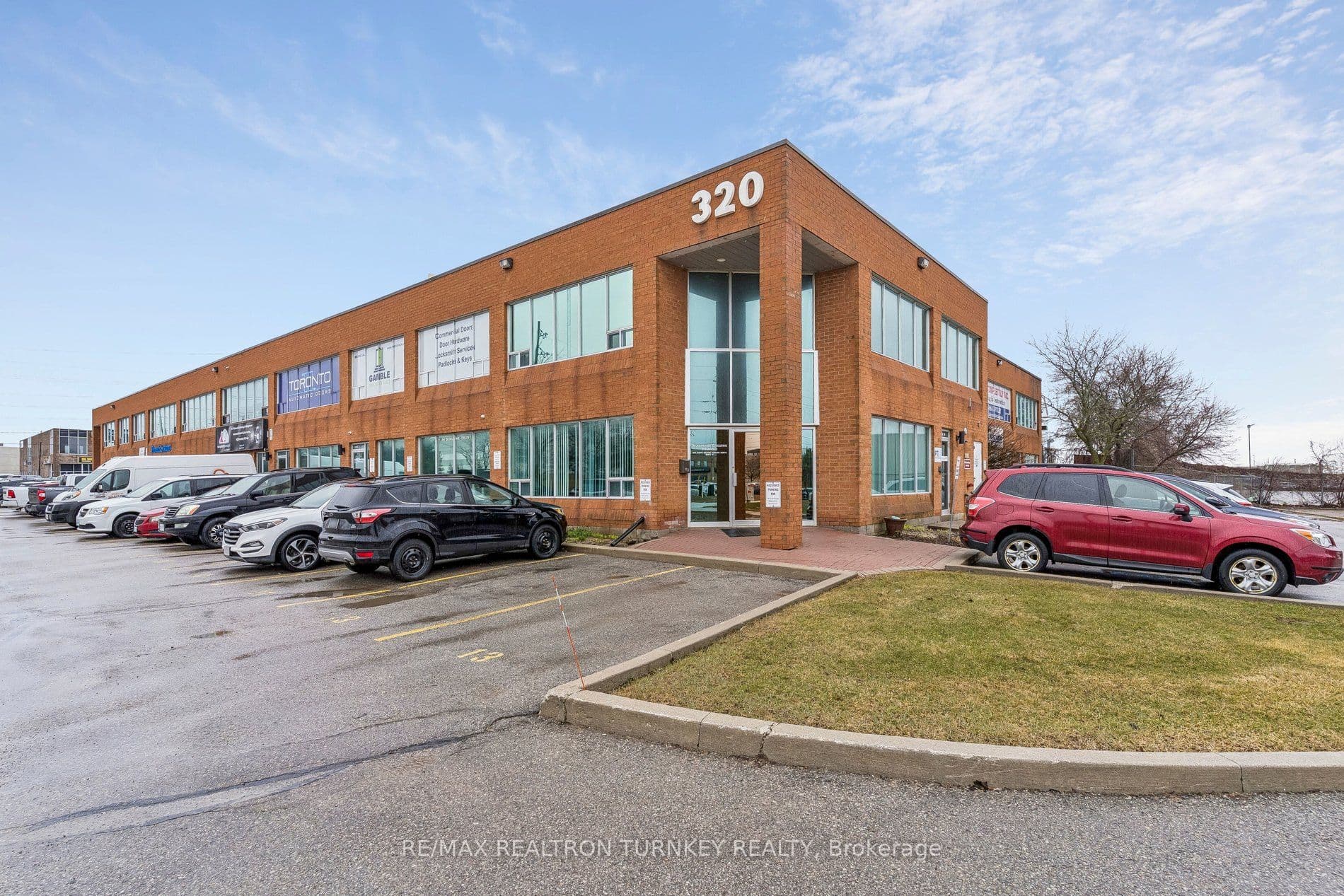 320 Harry Walker Parkway N 13, Newmarket, ON L3Y 7B4
