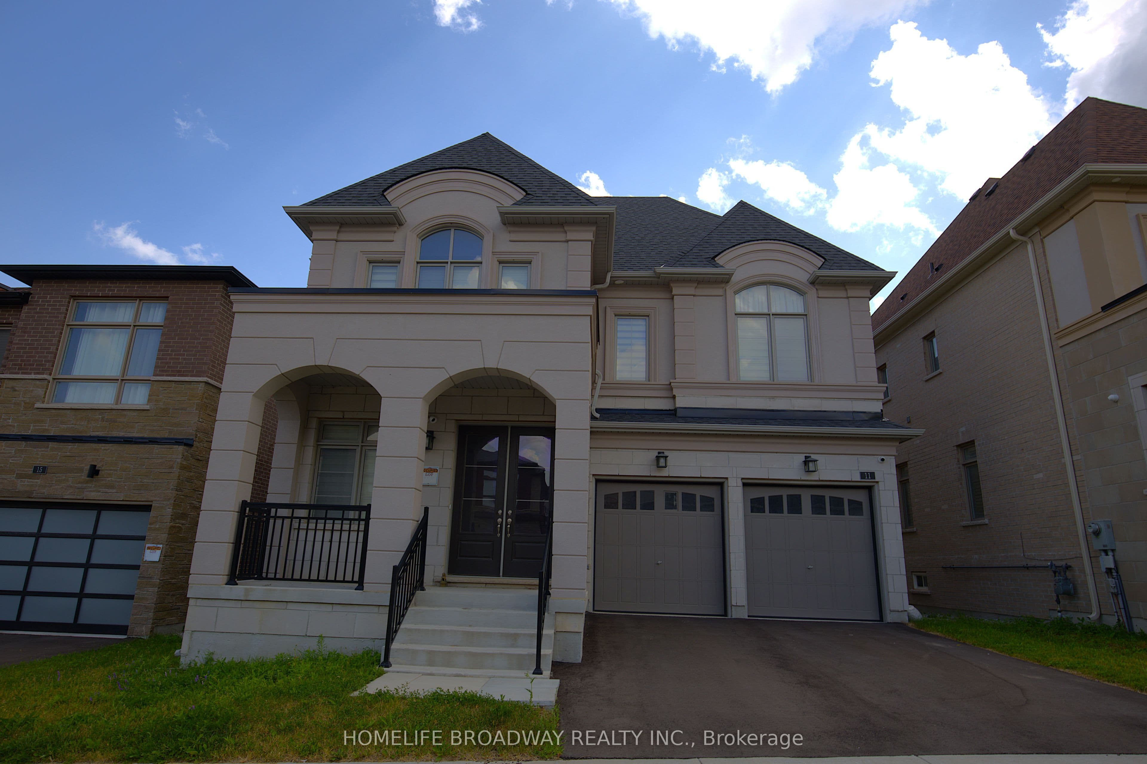 11 David Dunlap Boulevard, Richmond Hill, ON L4C 4V7
