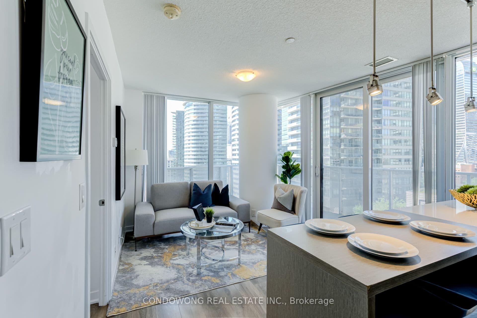 100 Harbour Street 1702, Toronto, ON M5J 0B5
