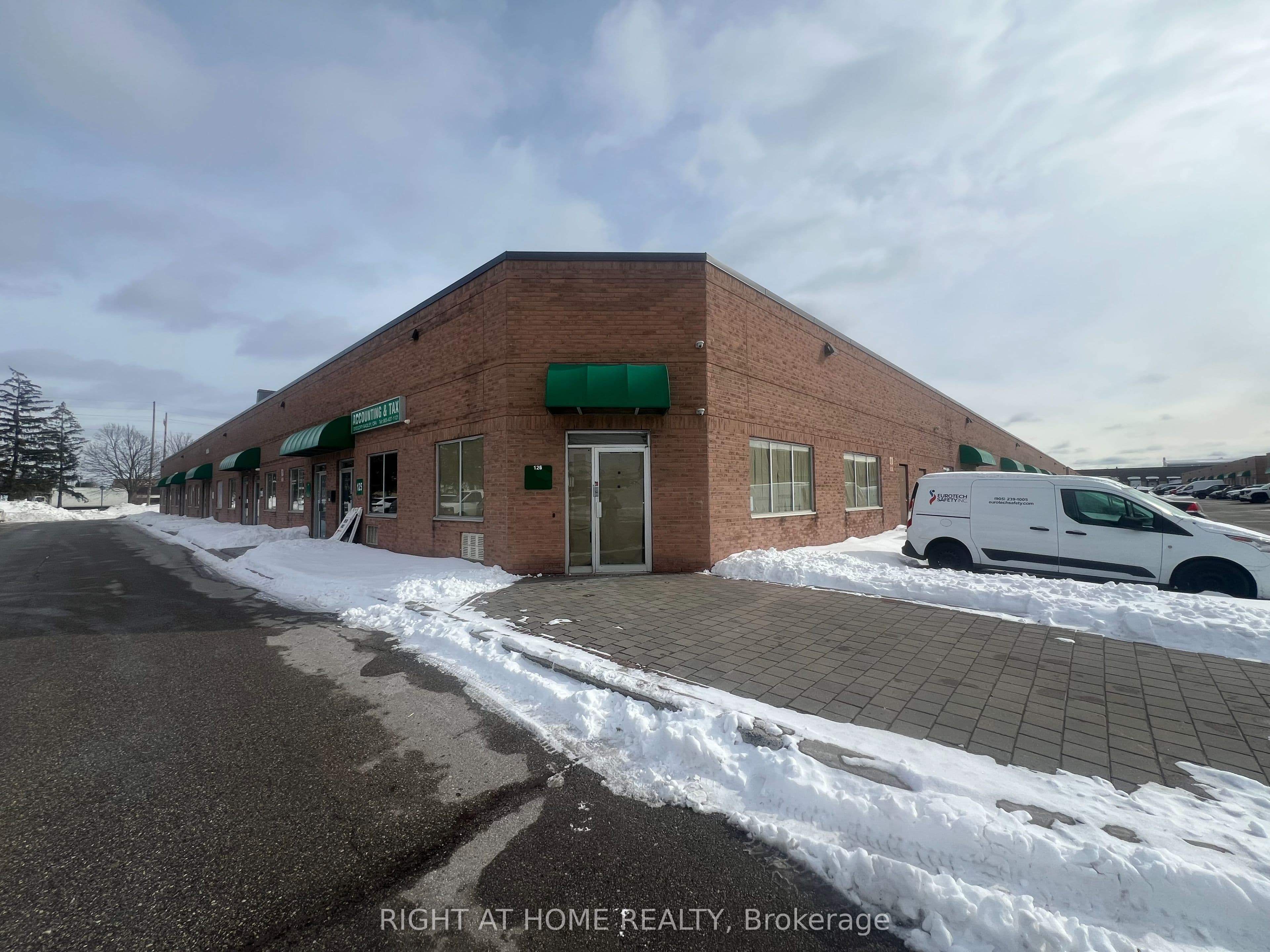 1895 Clements Road 126, Pickering, ON L1W 3V5