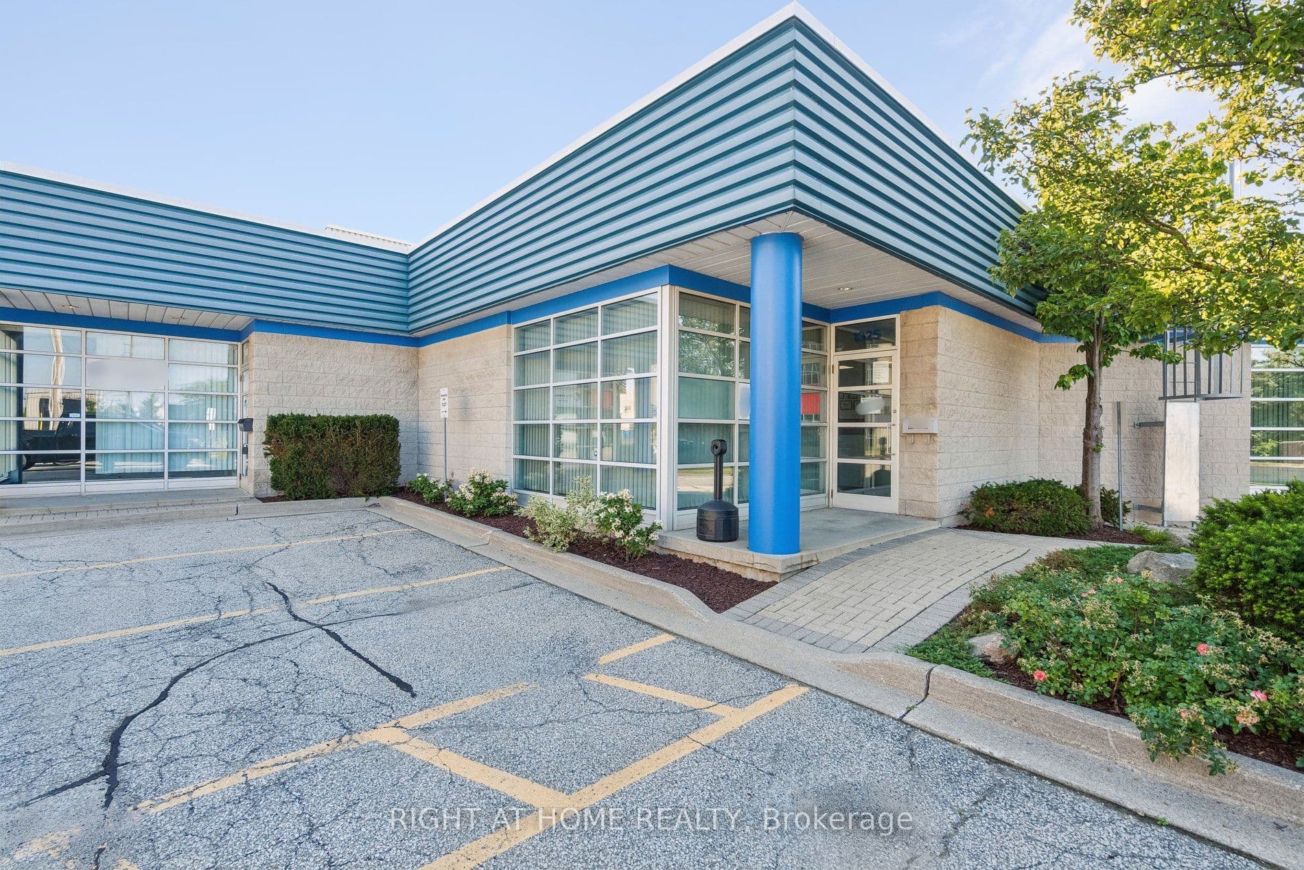 1329 Heine Court, Burlington, ON L7L 6A7
