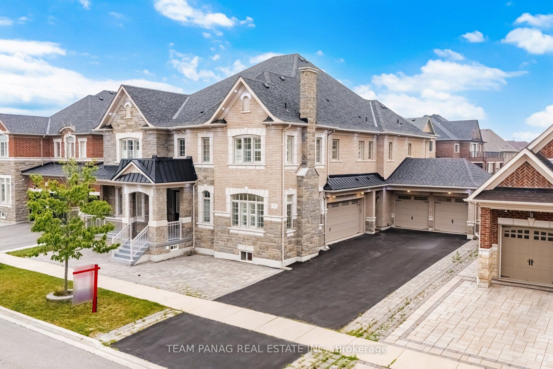 7 Balloon Crescent, Brampton, ON L6P 4B7