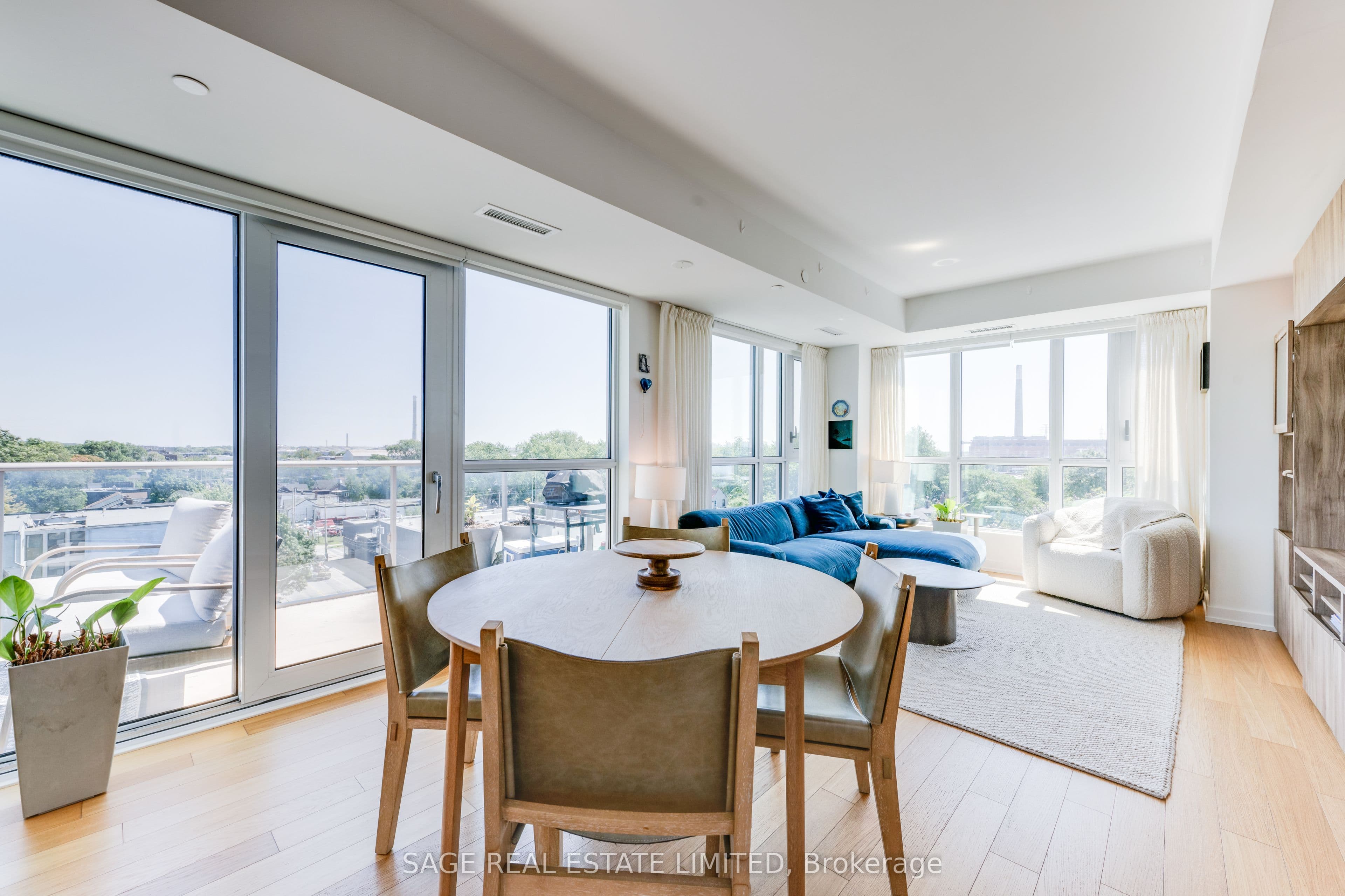 150 Logan Avenue 734, Toronto, ON M4M 0E4