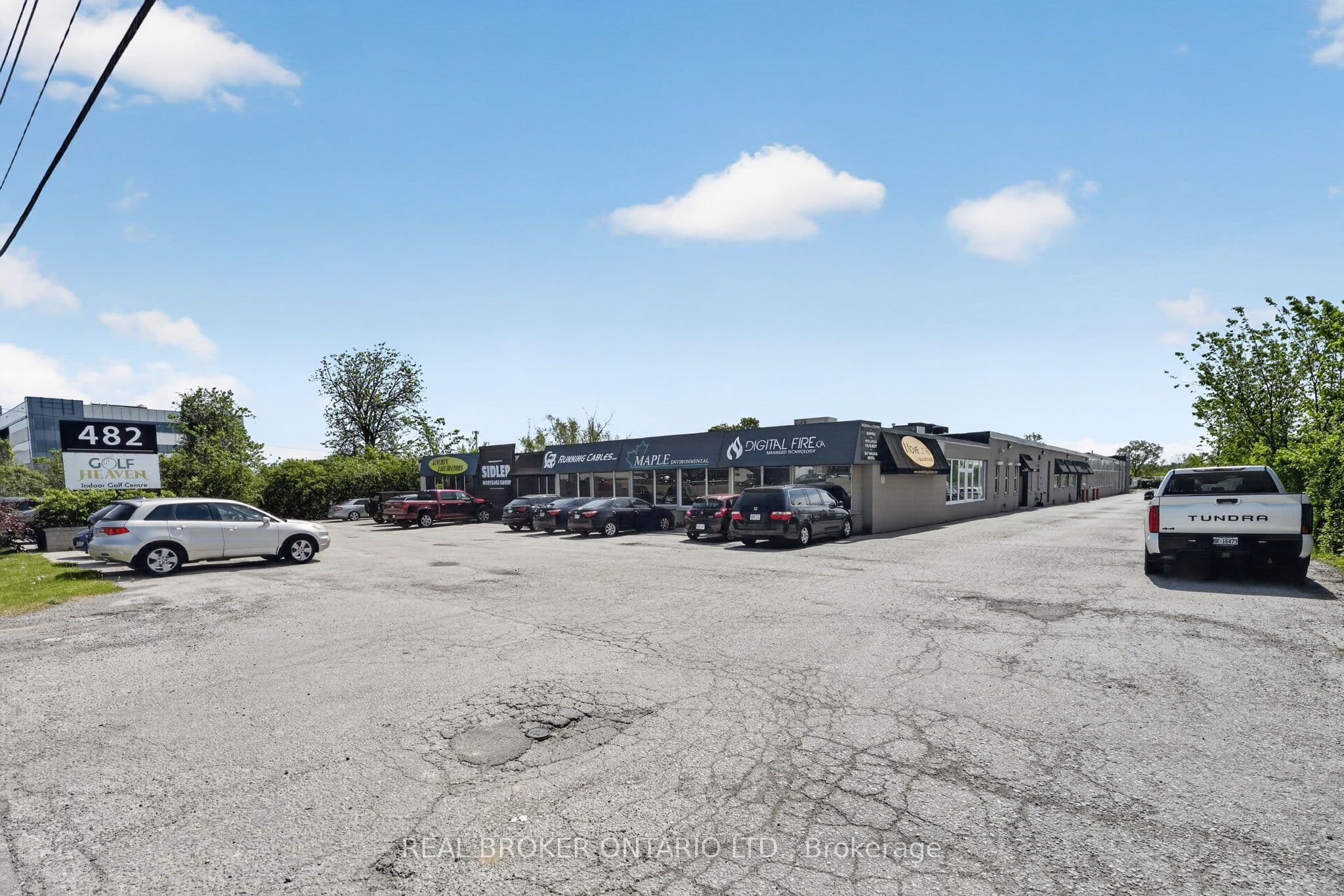 482 S Service Road E 114, Oakville, ON L6J 2X6