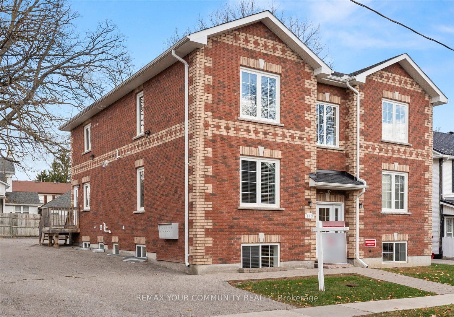 443 Timothy Street, Newmarket, ON L3Y 1P7