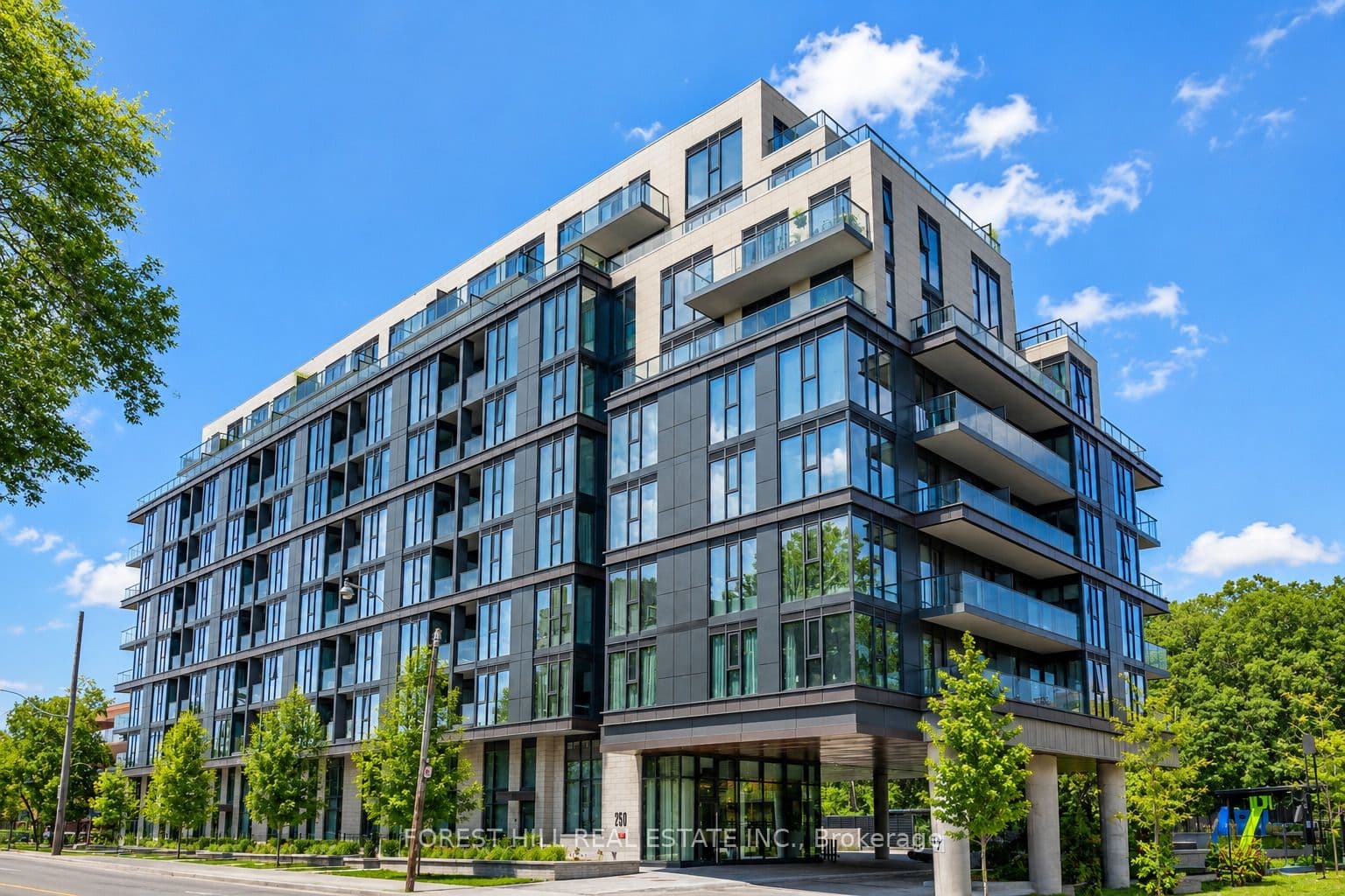 250 Lawrence Avenue W 810, Toronto, ON M5M 1B2
