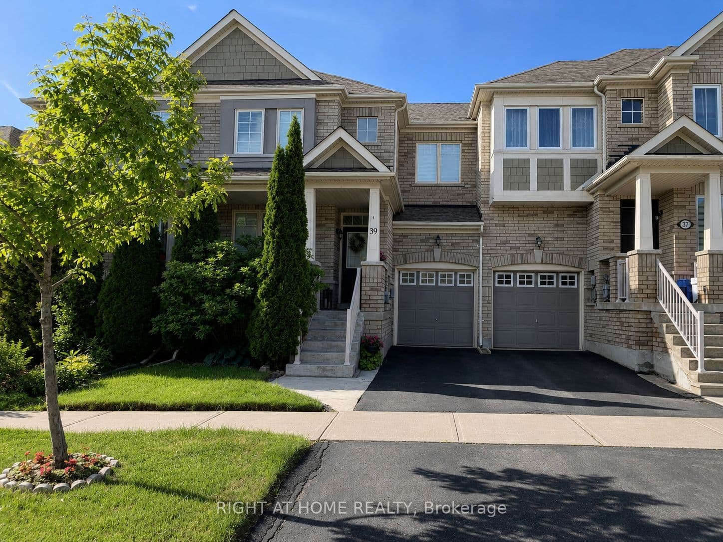 39 Pexton Avenue, Richmond Hill, ON L4E 4Y4