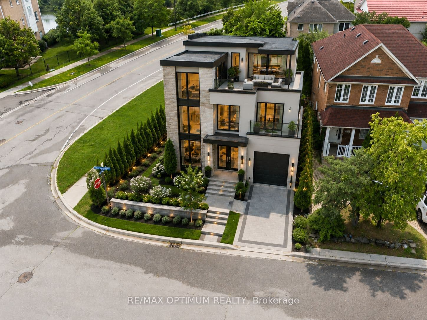 3140 High Springs Crescent, Mississauga, ON L5B 4G4