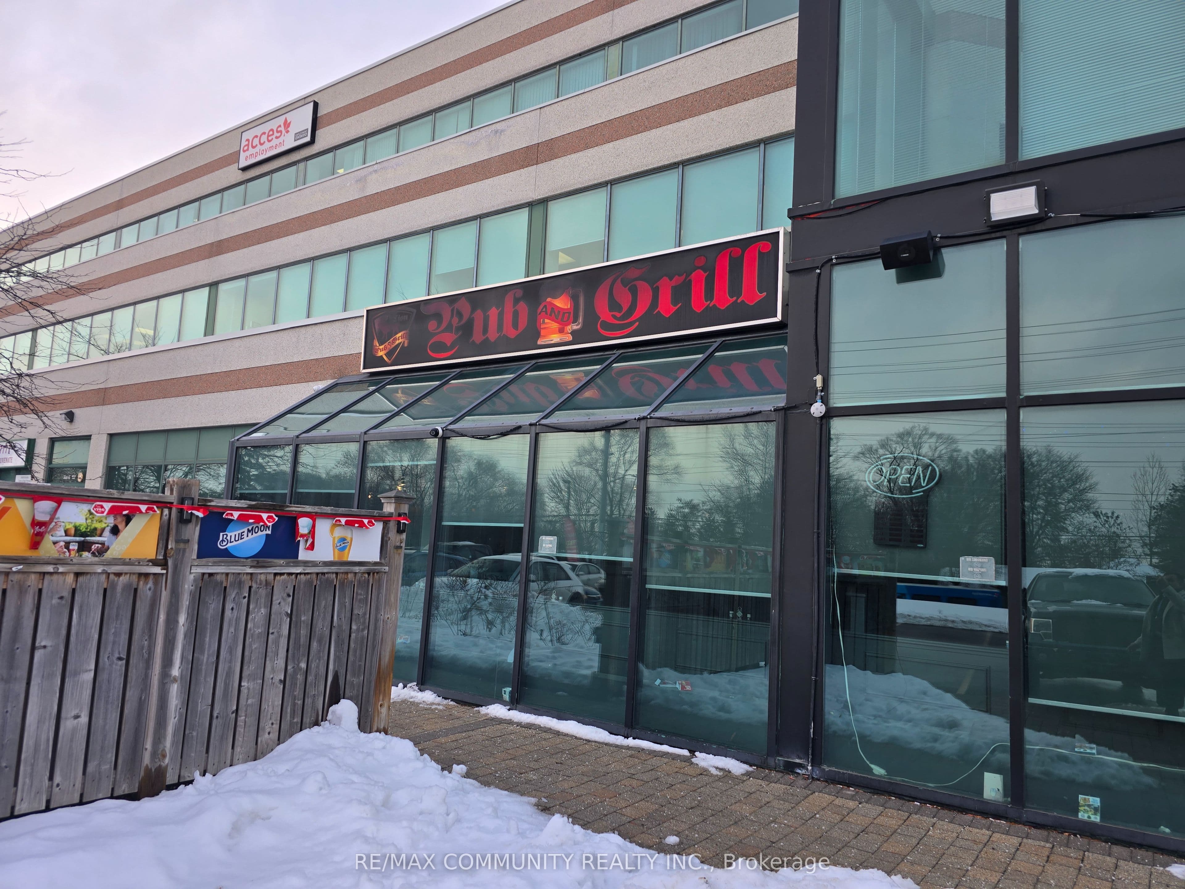 1091 Gorham Street NE 101, Newmarket, ON L3Y 8X7