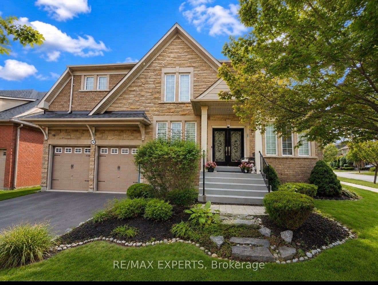 30 Alhart Street, Richmond Hill, ON L4E 5E8