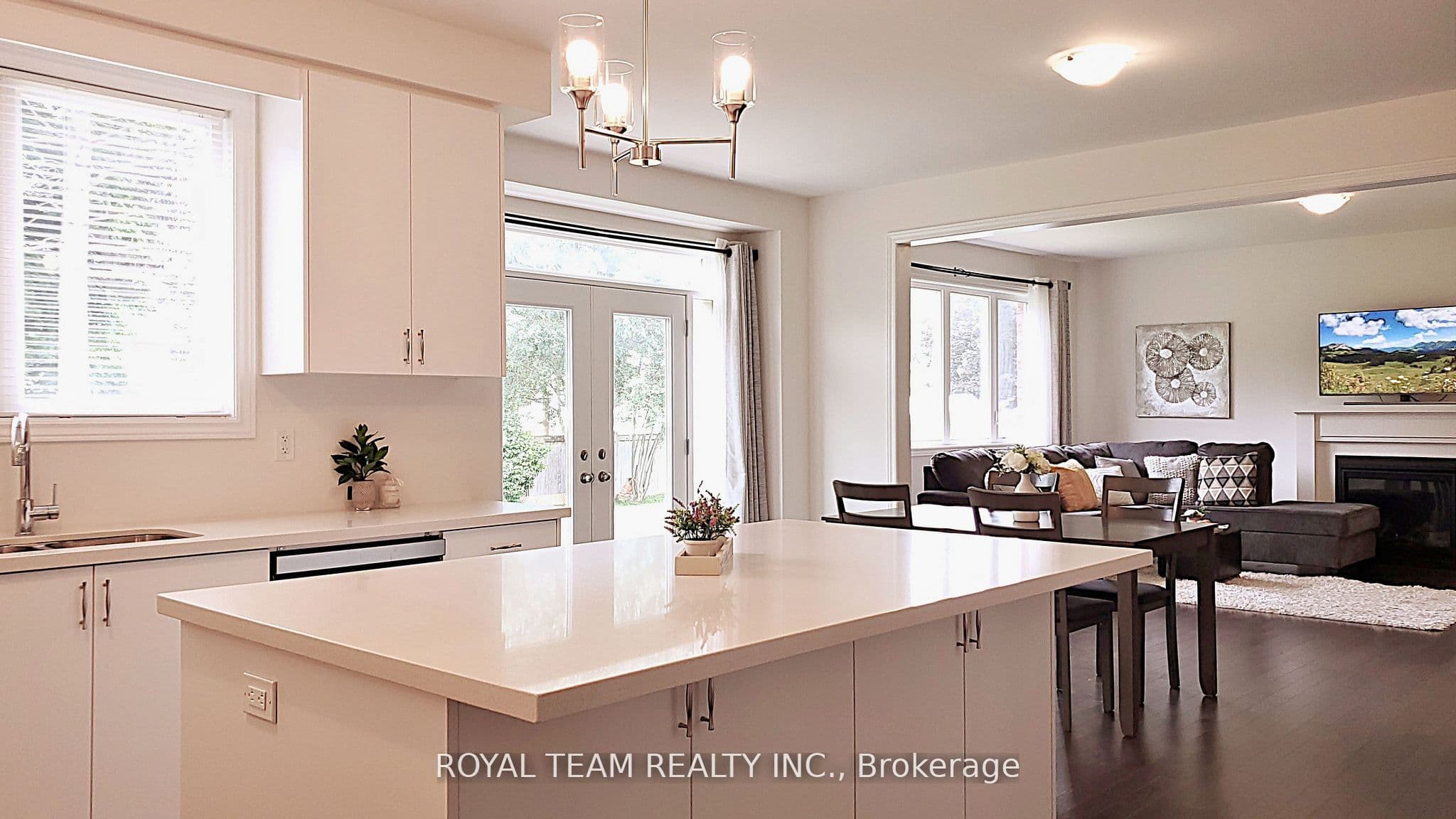 251 Danny Wheeler Boulevard, Georgina, ON L4P 0J9