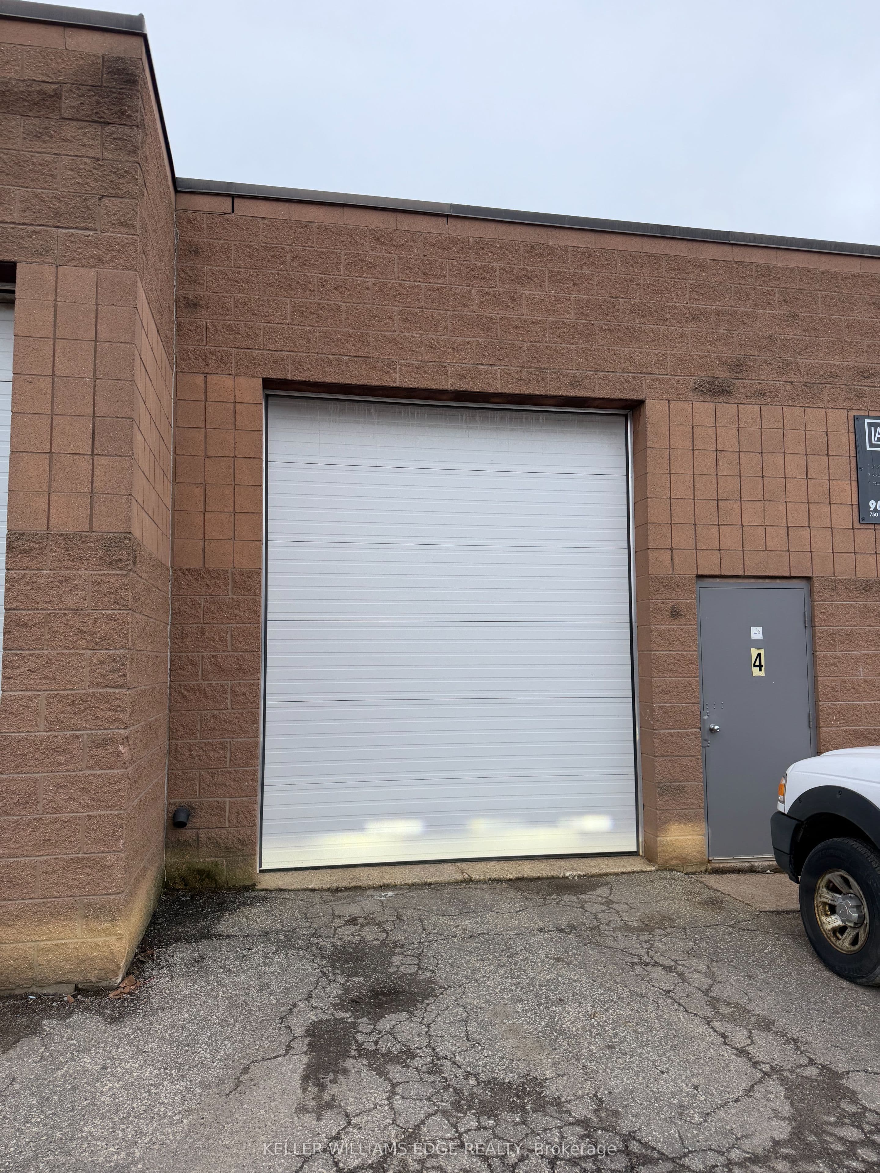 750 Darlene Court, Burlington, ON L7L 5V1