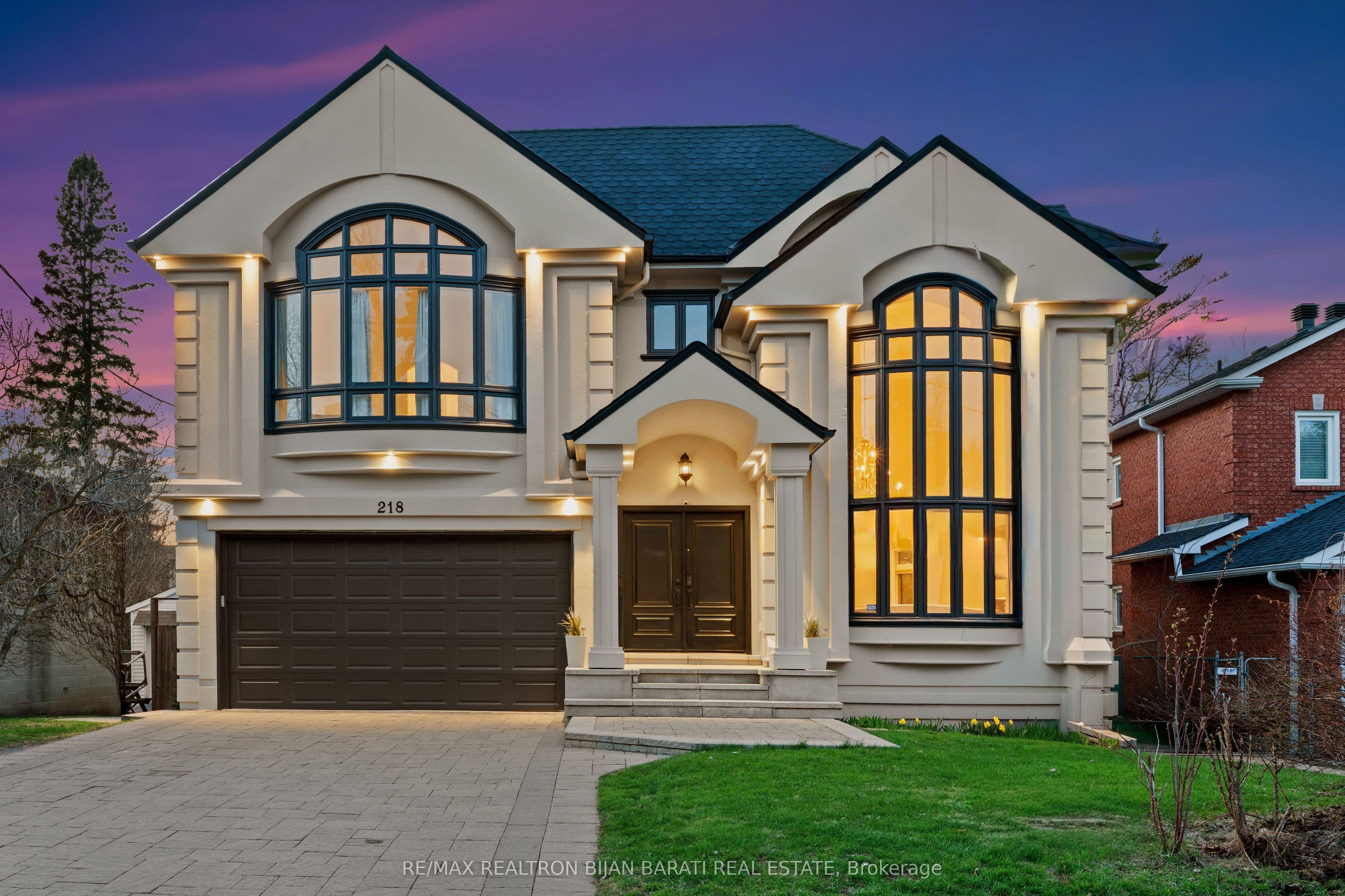 218 Hillcrest Avenue, Toronto, ON M2N 3P2