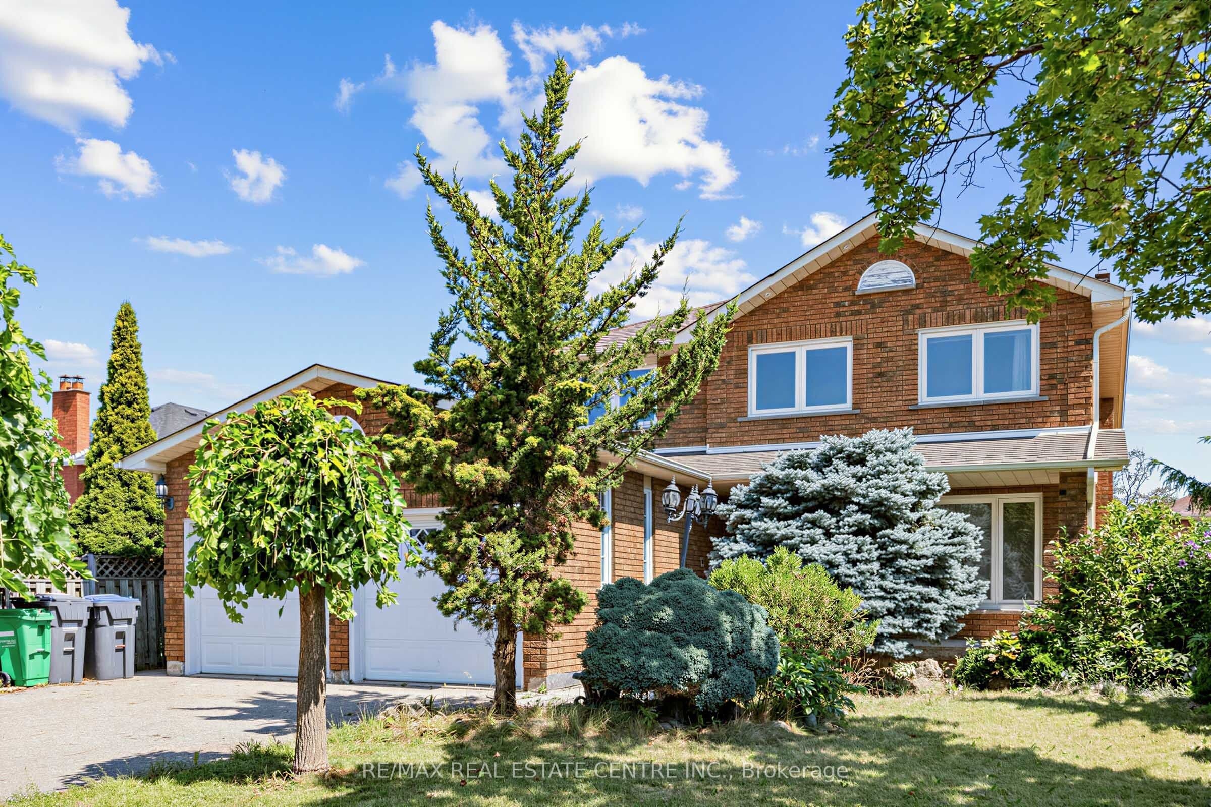 10 Diane Court, Brampton, ON L6Y 3E3
