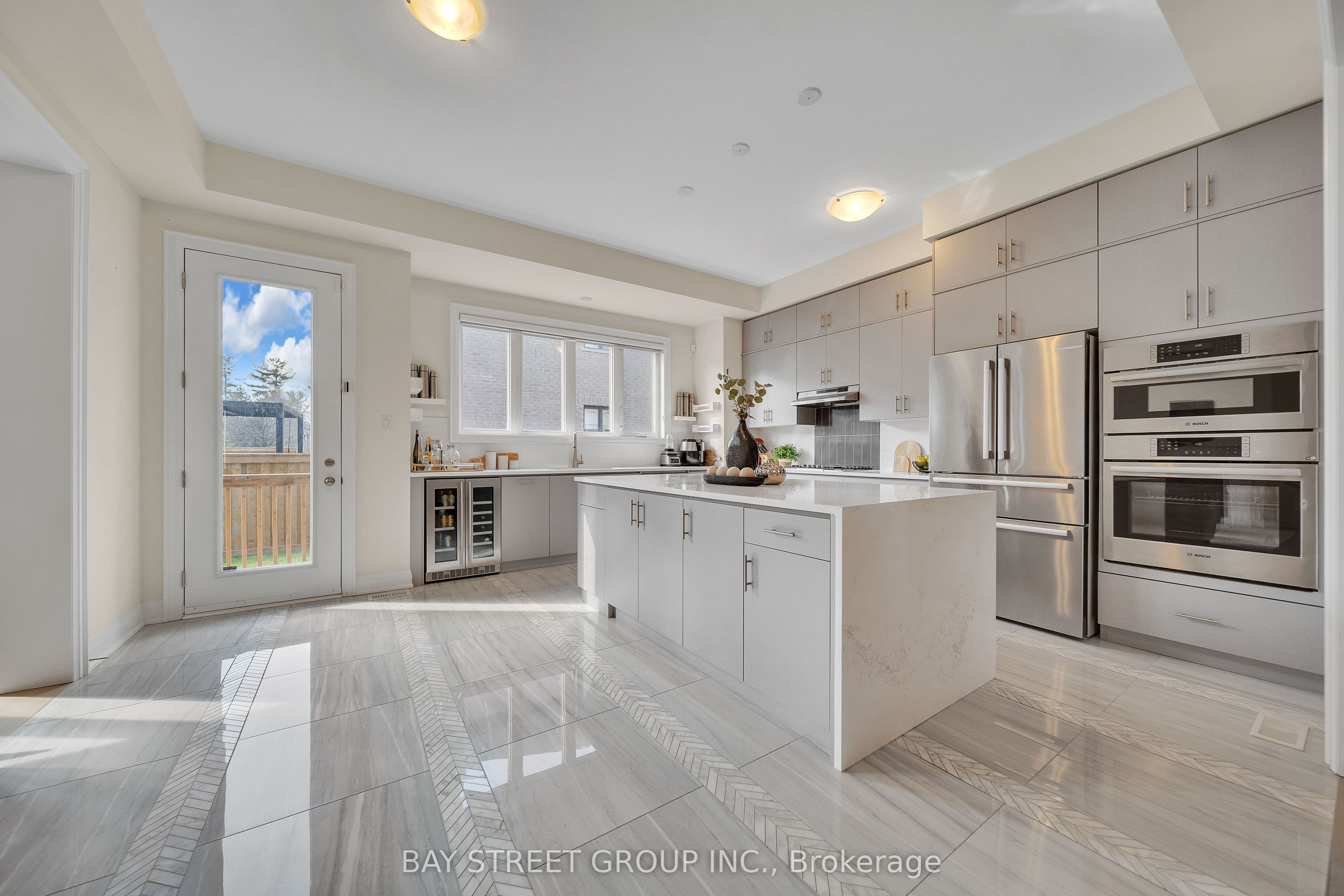 2411 Saw Whet Boulevard, Oakville, ON L6M 5L5