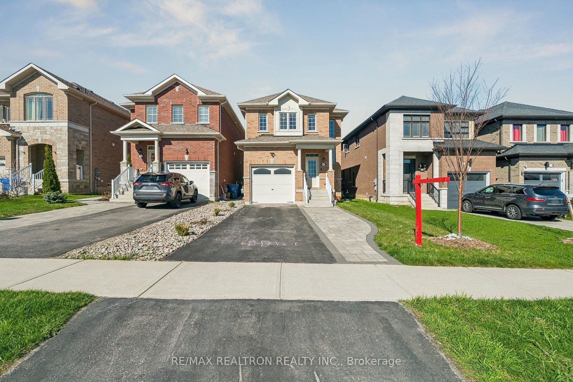 494 Rita's Avenue, Newmarket, ON L3X 2E8