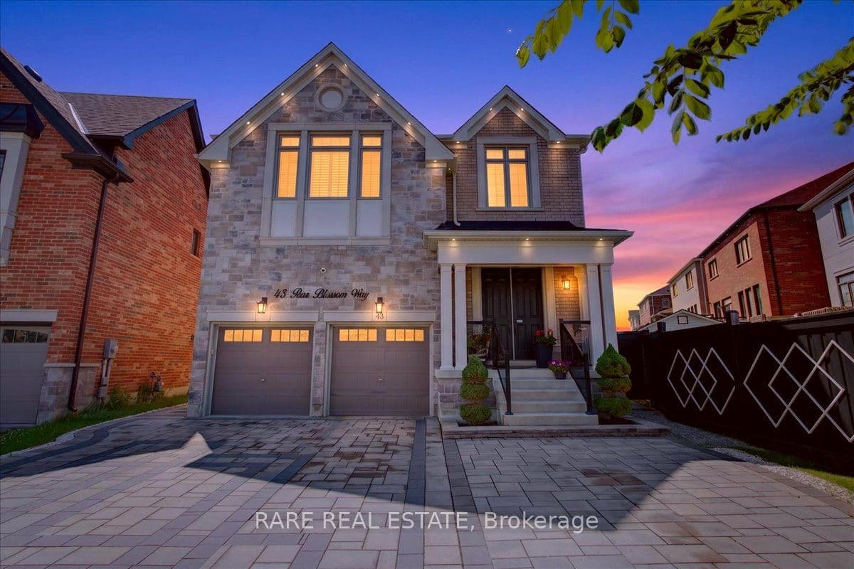 43 Pear Blossom Way, East Gwillimbury, ON L9N 0T1