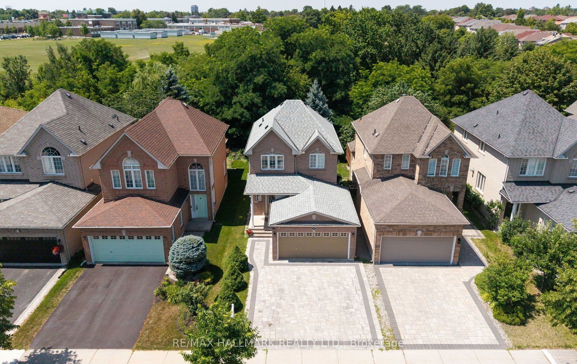 17 Rushingbrook Drive, Richmond Hill, ON L4S 1W6